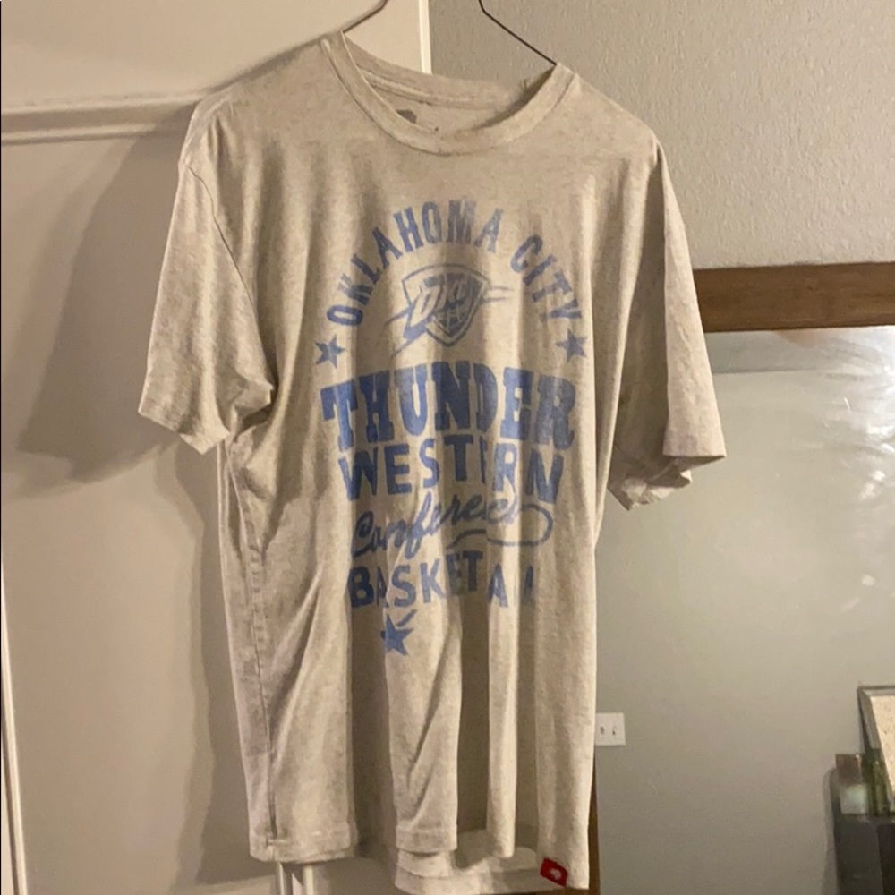 Okc thunder polyester blend t shirt - L